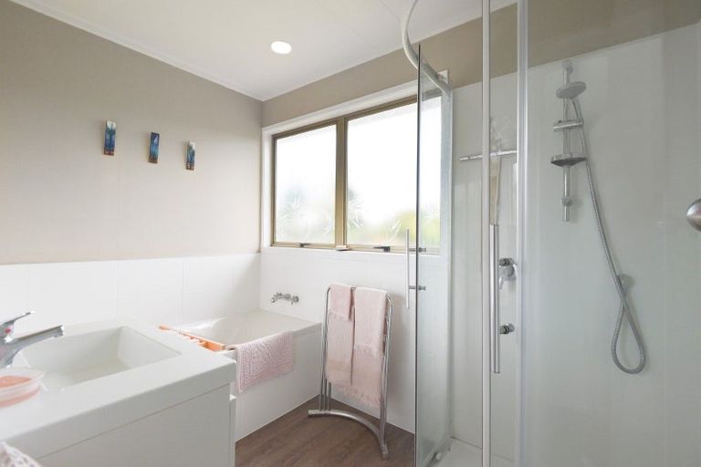 Photo of property in 8 Walnut Place, Owhata, Rotorua, 3010