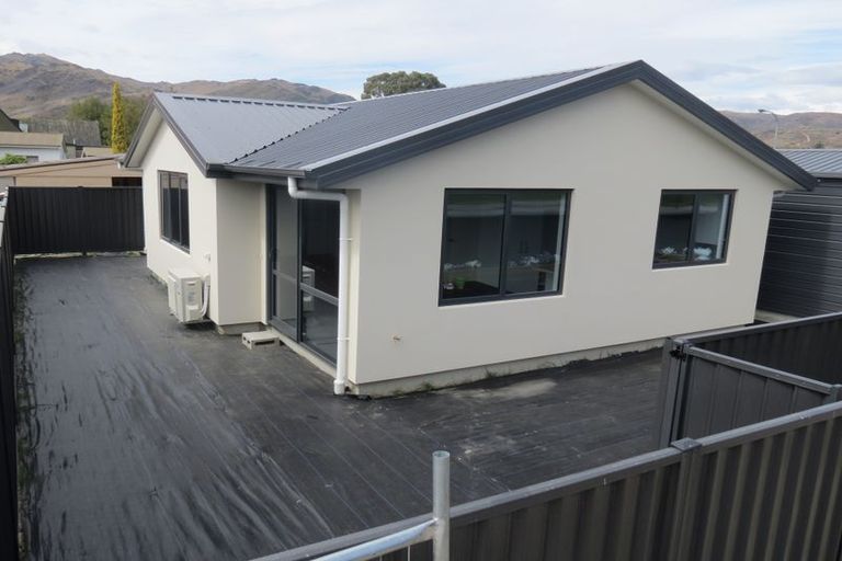 Photo of property in 2 Wicklow Street, Cromwell, 9310