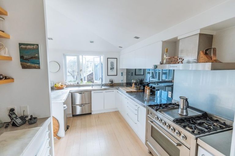 Photo of property in 26 Church Street, Devonport, Auckland, 0624