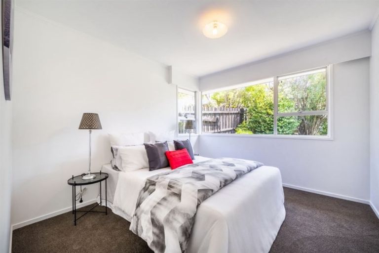 Photo of property in 9 Juniper Road, Sunnynook, Auckland, 0620