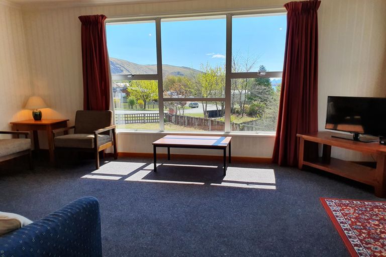 Photo of property in 32 Aorangi Crescent, Lake Tekapo, 7999