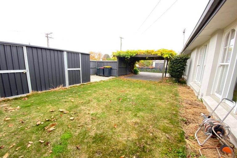 Photo of property in 1/17 Woodford Terrace, Ilam, Christchurch, 8053