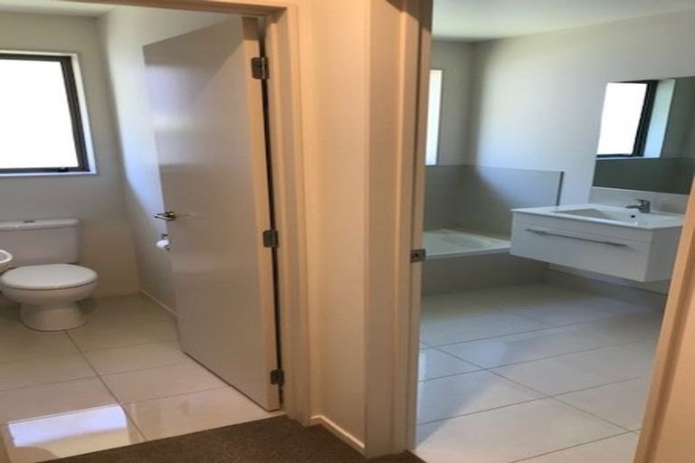 Photo of property in 10 Rooseville Mews, Pukekohe, 2120