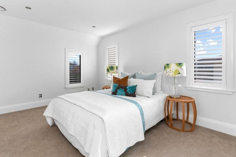 Photo of property in 5 Merivale Lane, Merivale, Christchurch, 8014