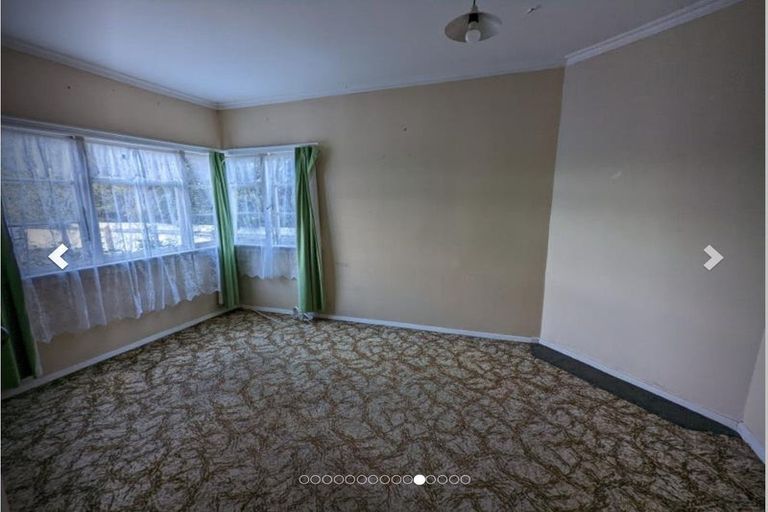 Photo of property in 37 Mako Mako Road, Levin, 5510