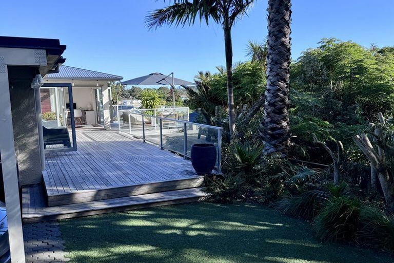 Photo of property in 2/25 Wolsley Avenue, Milford, Auckland, 0620
