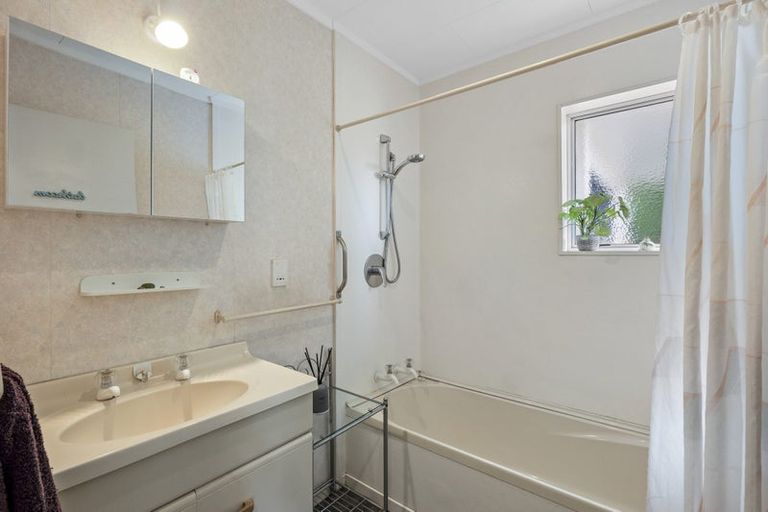 Photo of property in 3 Salcombe Terrace, Welbourn, New Plymouth, 4312