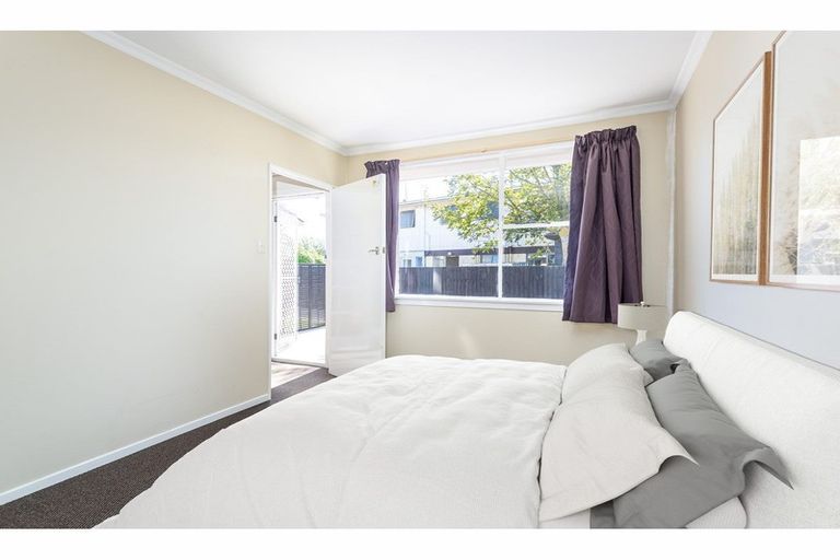 Photo of property in 2/25 Whitmore Street, Edgeware, Christchurch, 8013