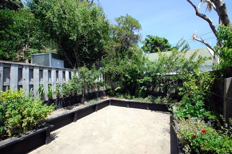 Photo of property in 130 Elizabeth Street, Mount Victoria, Wellington, 6011