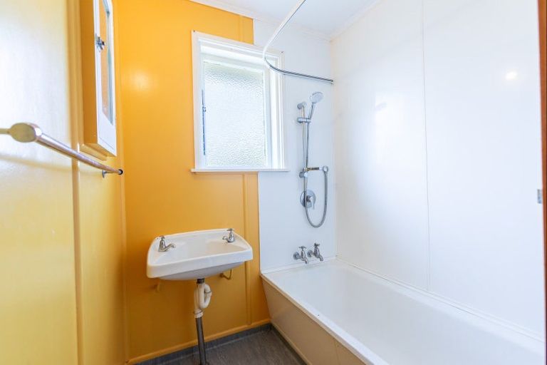 Photo of property in 18 Christian Street, Dannevirke, 4930