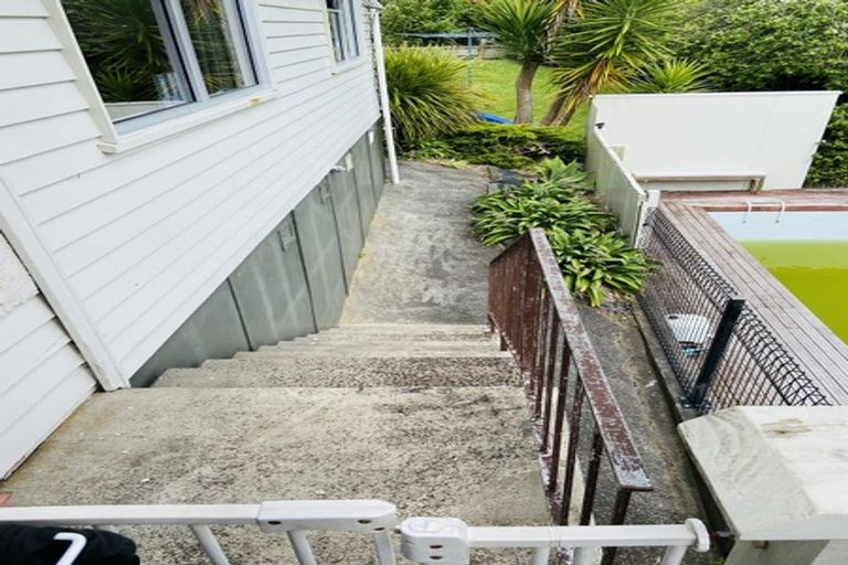 Photo of property in 16 Kirby Street, Glendene, Auckland, 0602