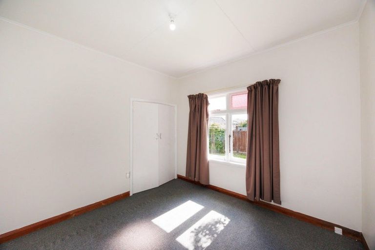 Photo of property in 17 Haydon Street, Roslyn, Palmerston North, 4414