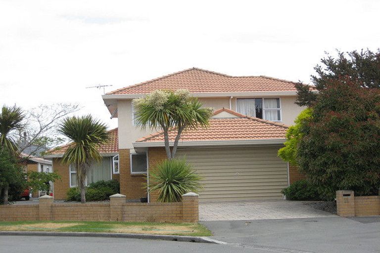 Photo of property in 11 Copperfield Close, Parklands, Christchurch, 8083