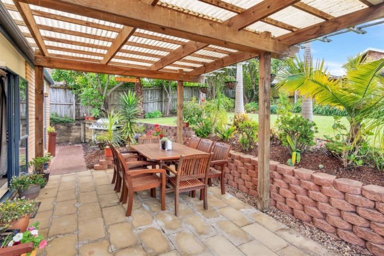 Photo of property in 19 San Pedro Place, Henderson, Auckland, 0612