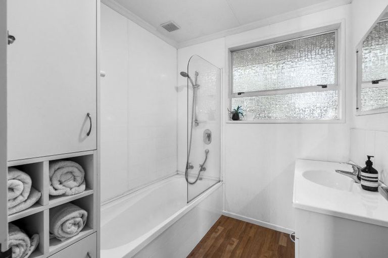 Photo of property in 8a Earl Place, Hokowhitu, Palmerston North, 4410