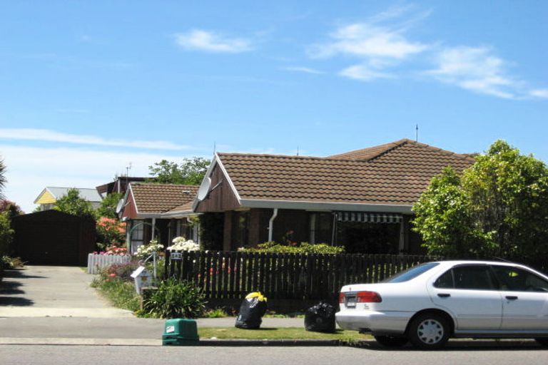 Photo of property in 2/246 Avonhead Road, Avonhead, Christchurch, 8042