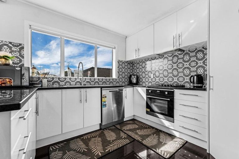 Photo of property in 10 Fields Road, Manurewa, Auckland, 2102