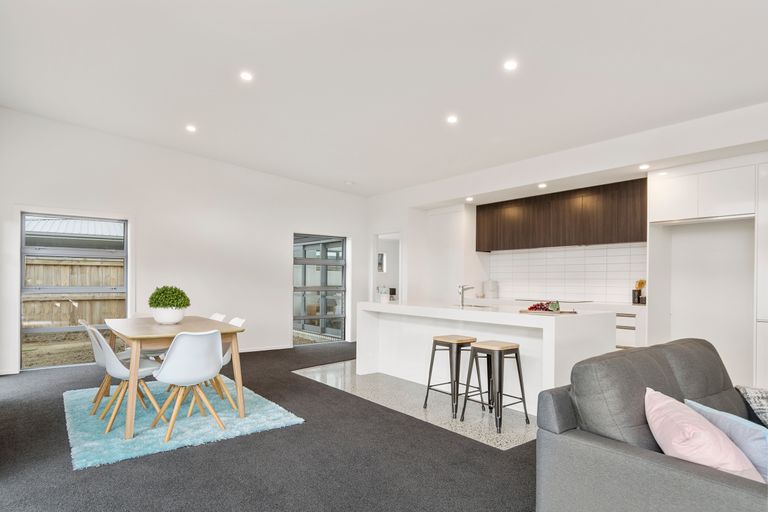 Photo of property in 10 Cassinia Close, Papamoa Beach, Papamoa, 3118