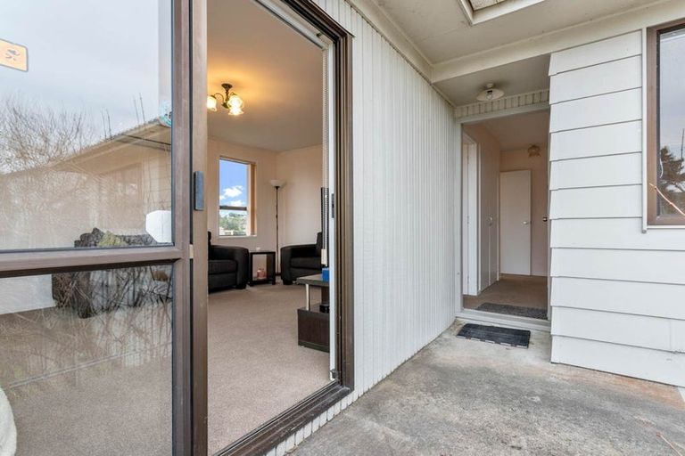 Photo of property in 22 West Harbour Drive, West Harbour, Auckland, 0618