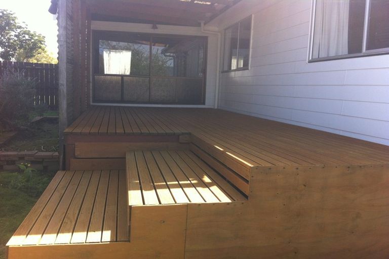 Photo of property in 6 Benton Place, Manurewa, Auckland, 2102