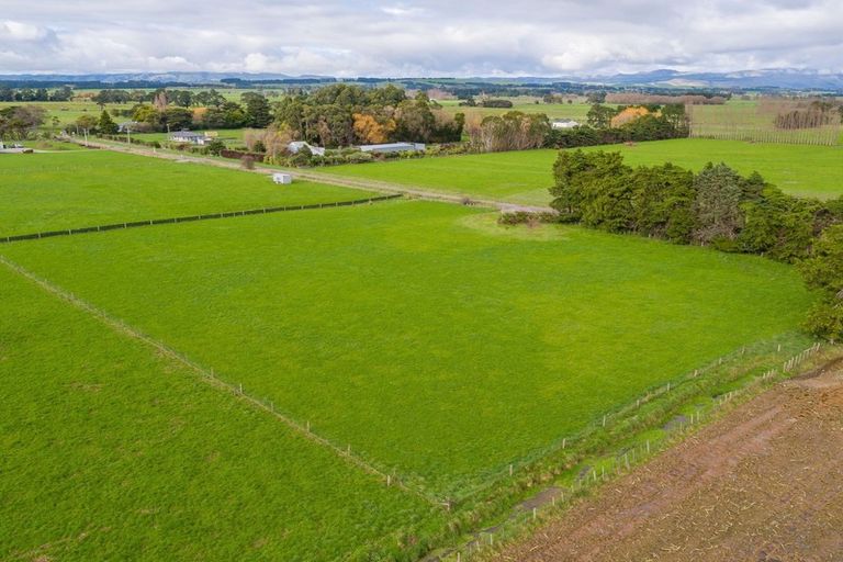 Photo of property in 49 Duddings Line, Tauwharenikau, Tauherenikau, 5771