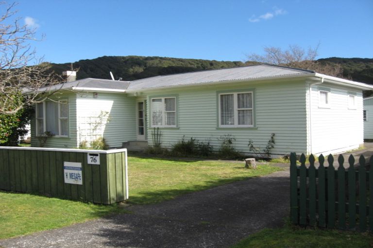 Photo of property in 76 Peel Place, Wainuiomata, Lower Hutt, 5014