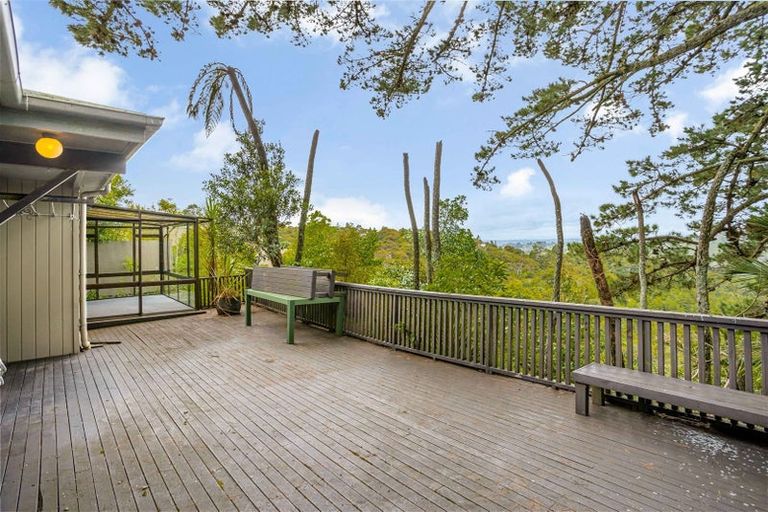 Photo of property in 1094 Scenic Drive North, Swanson, Auckland, 0816