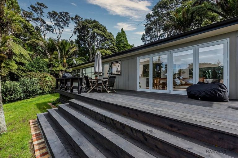 Photo of property in 282 Shaw Road, Titirangi, Auckland, 0604