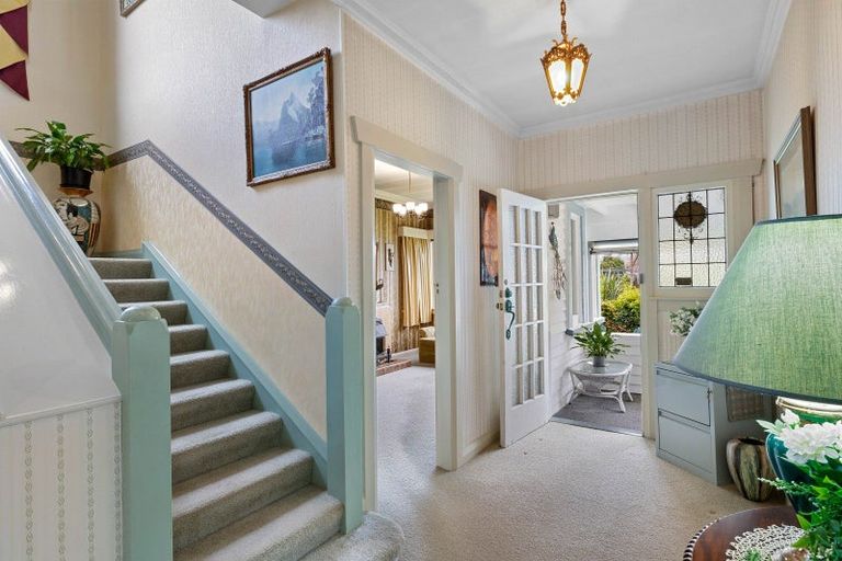 Photo of property in 81 Belt Road, New Plymouth, 4310