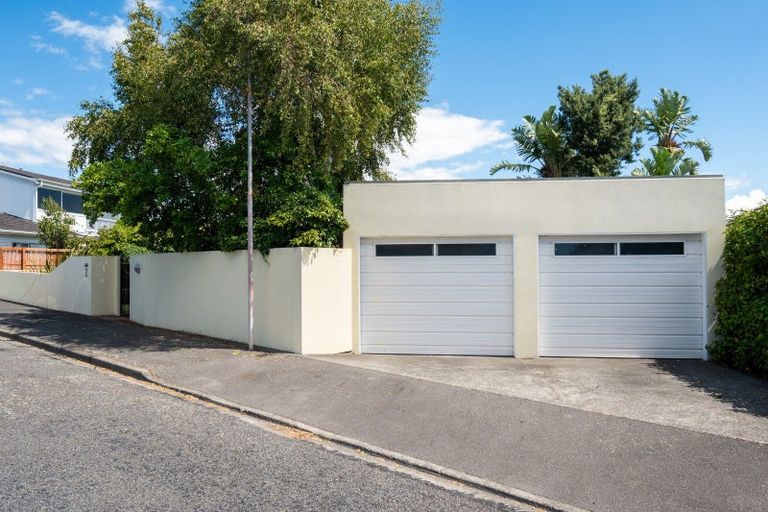 Photo of property in 2 Coleman Terrace, Hospital Hill, Napier, 4110