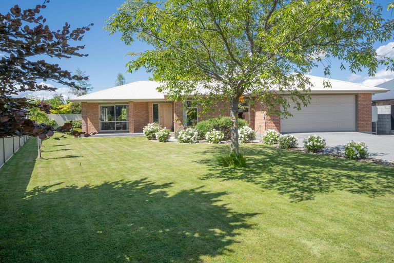 Photo of property in 12 Juniper Close, Alexandra, 9320