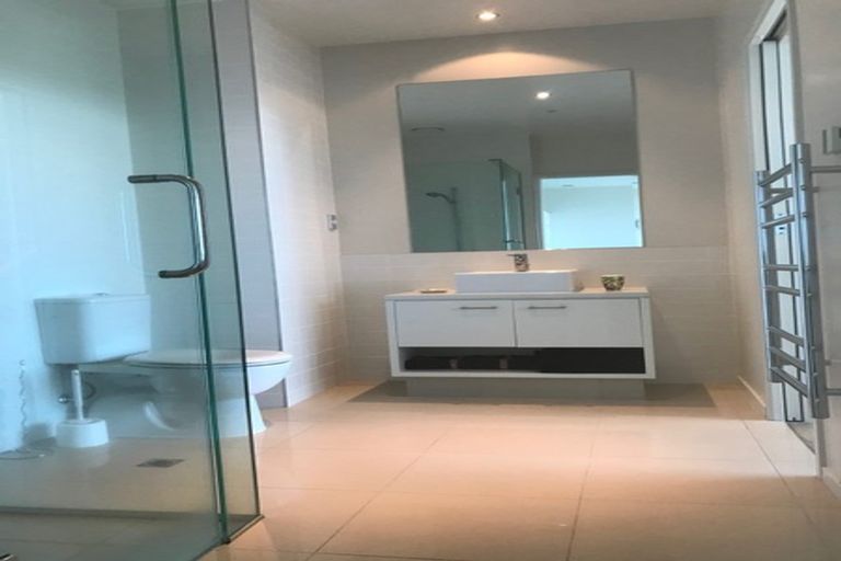 Photo of property in Sentinel Apartments, 1005/3 Northcroft Street, Takapuna, Auckland, 0622