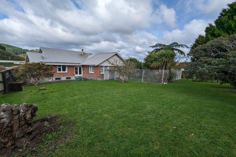Photo of property in 5 Coates Street, Tawa, Wellington, 5028