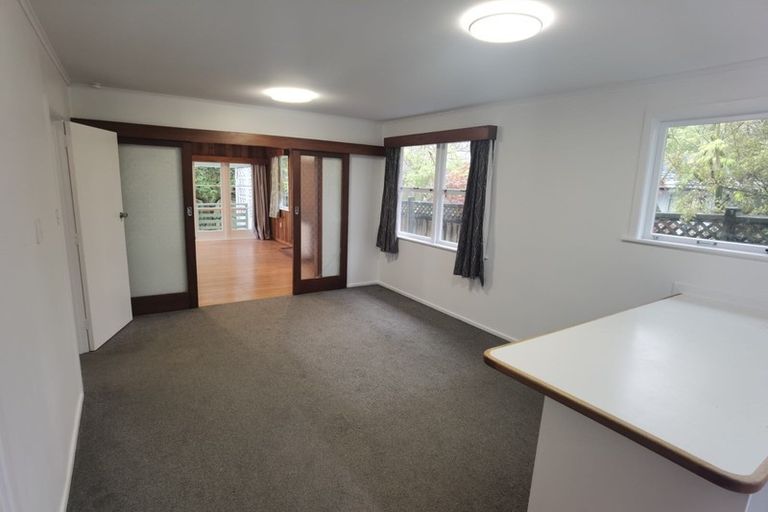 Photo of property in 31 Lowtherhurst Road, Massey, Auckland, 0614