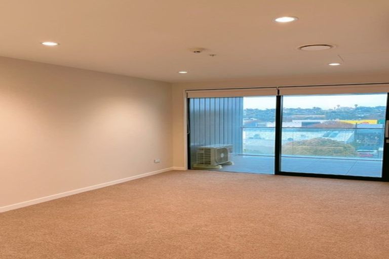Photo of property in The Victor, 308/4 Bute Road, Browns Bay, Auckland, 0630