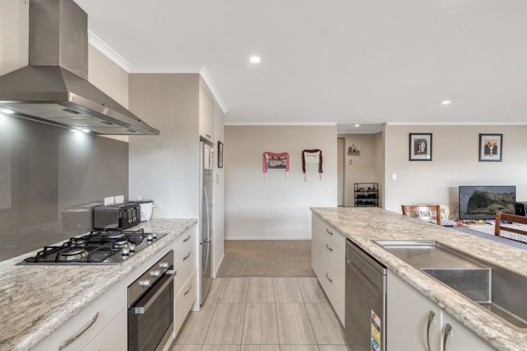 Photo of property in 121 Sutherland Road, Brookfield, Tauranga, 3110