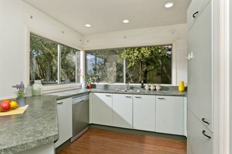 Photo of property in 26 Taroka Close, Pinehill, Auckland, 0632