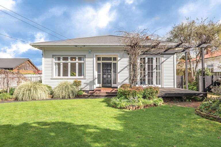 Photo of property in 33 College Street, College Estate, Whanganui, 4500