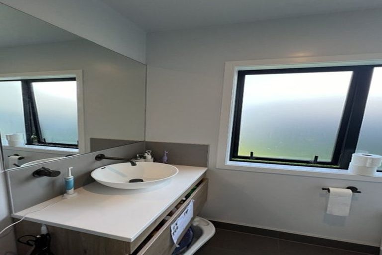 Photo of property in 121 Battalion Drive, Papakura, 2110