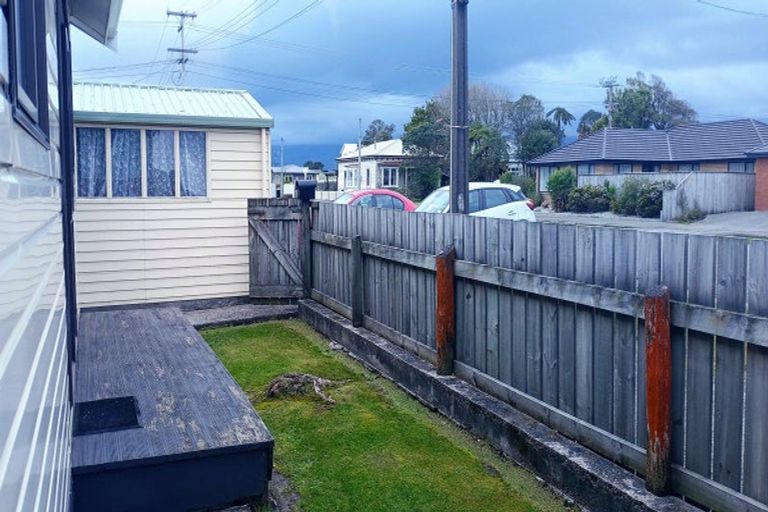 Photo of property in 13 Pakington Street, Westport, 7825