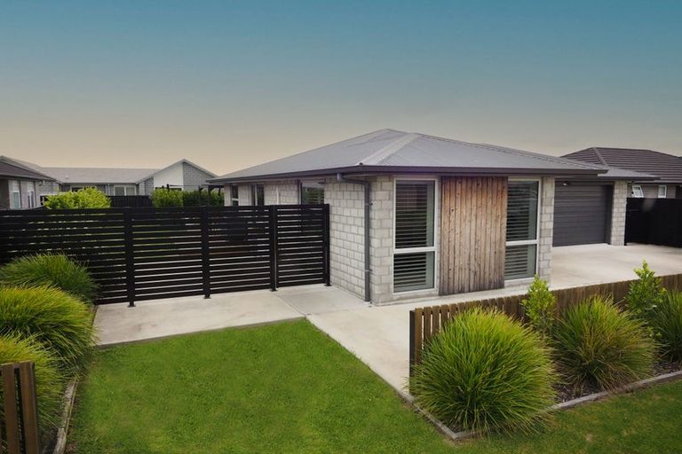 Photo of property in 12 Te Kio Crescent, Papamoa Beach, Papamoa, 3118