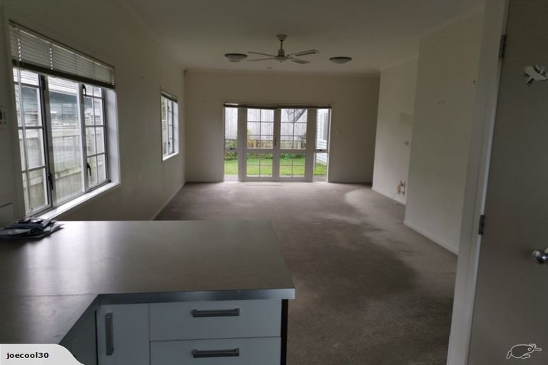 Photo of property in 30 Mulvaney Crescent, Henderson, Auckland, 0612