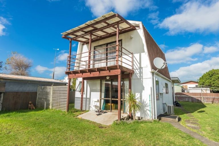 Photo of property in 34a Titoki Street, Castlecliff, Whanganui, 4501