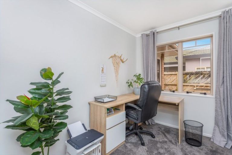 Photo of property in 18 Mews Place, Forest Lake, Hamilton, 3200