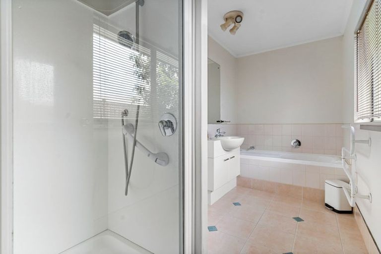 Photo of property in 32a Taka Street, Takanini, 2112