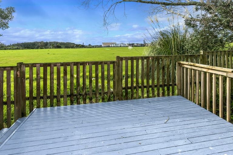 Photo of property in 2/62 Tonar Street, Northcote, Auckland, 0627