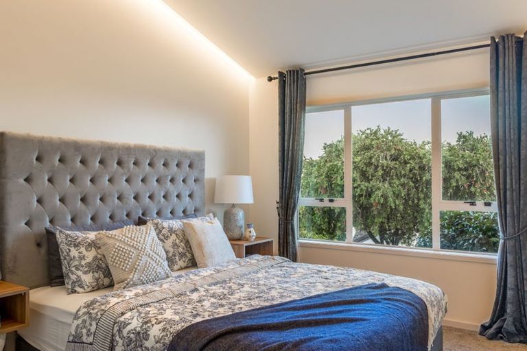 Photo of property in 19 Westpark Drive, West Harbour, Auckland, 0618