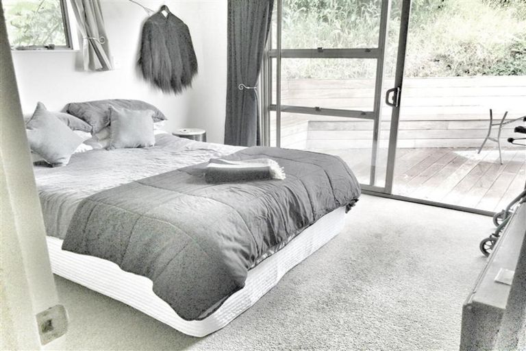 Photo of property in 168a Scenic Drive, Titirangi, Auckland, 0604