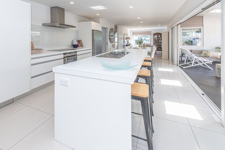 Photo of property in 16 Egmont Street, Patea, 4520