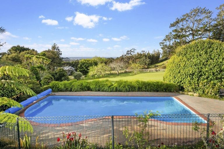 Photo of property in 161 Shaw Road, Oratia, Auckland, 0604